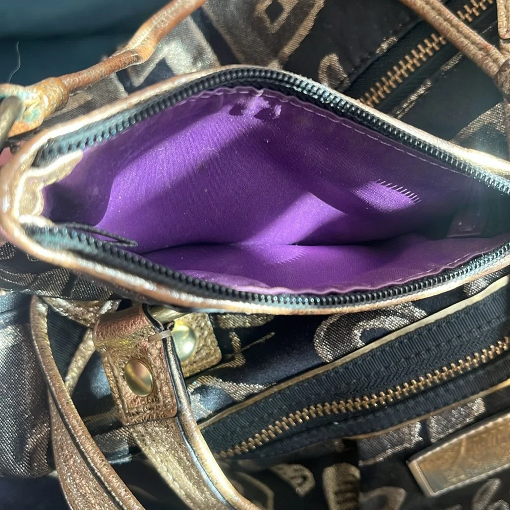 Lost in the 🔥 Coach Poppy Duo Black Story Block Tote and Wristlet - Picture 4 of 13